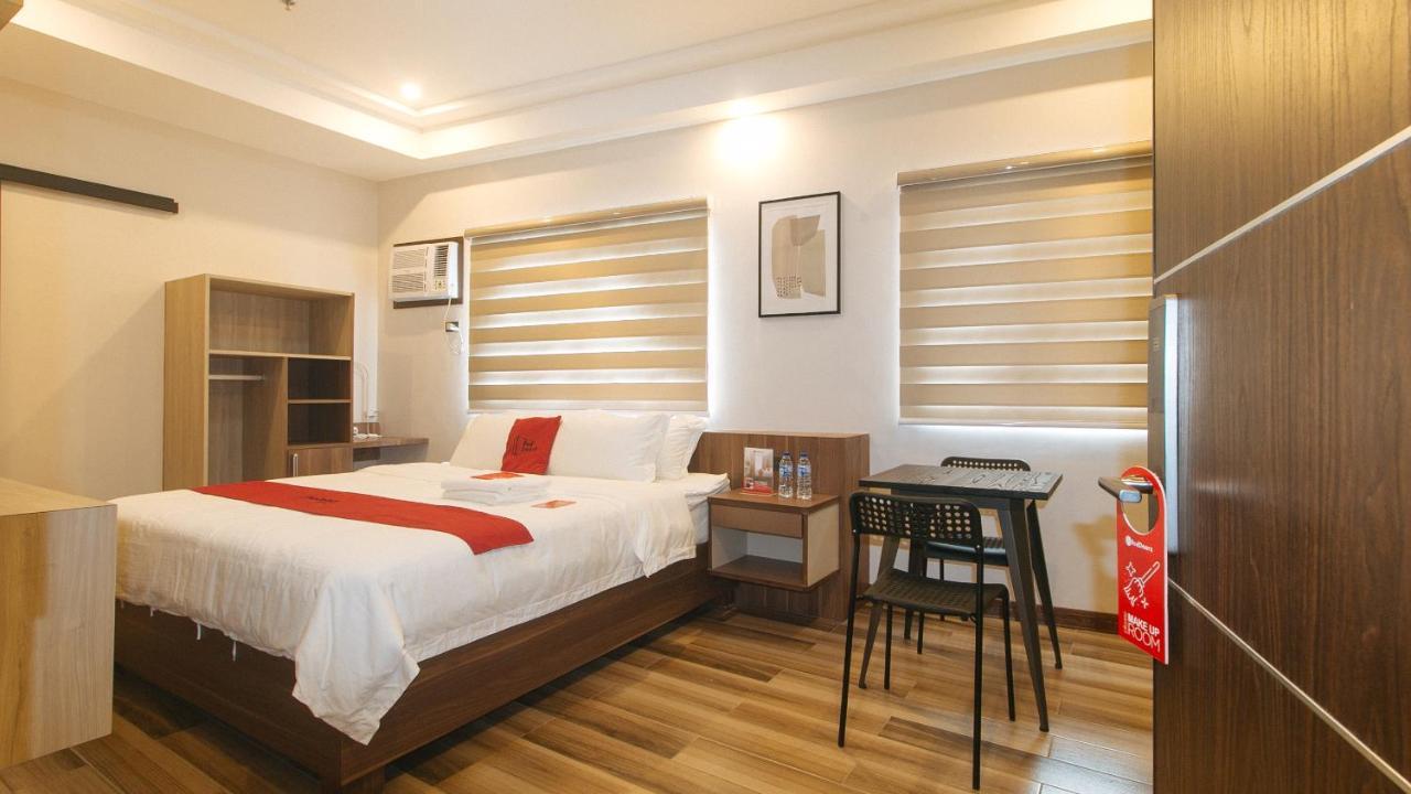 Reddoorz Plus @ Bez Tower And Residences San Juan San Juan  エクステリア 写真