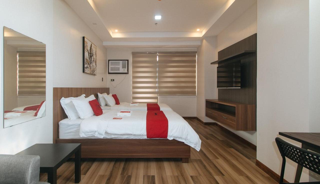 Reddoorz Plus @ Bez Tower And Residences San Juan San Juan  エクステリア 写真