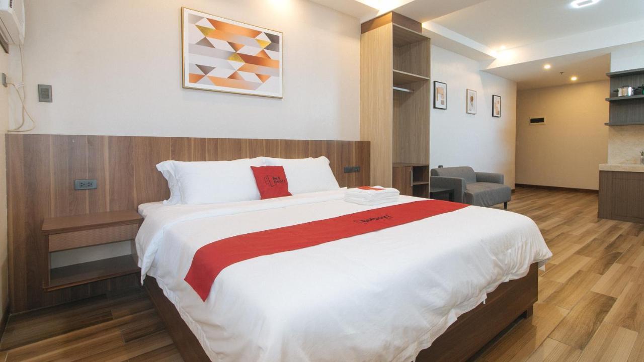 Reddoorz Plus @ Bez Tower And Residences San Juan San Juan  エクステリア 写真