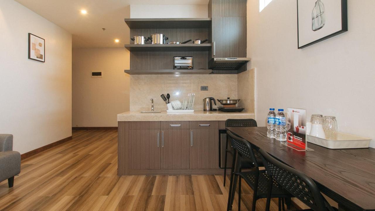 Reddoorz Plus @ Bez Tower And Residences San Juan San Juan  エクステリア 写真