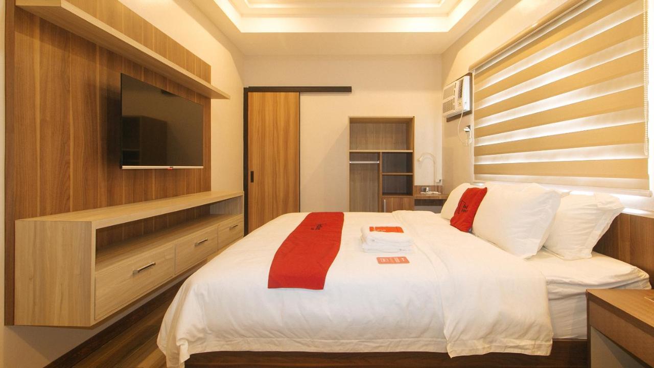 Reddoorz Plus @ Bez Tower And Residences San Juan San Juan  エクステリア 写真