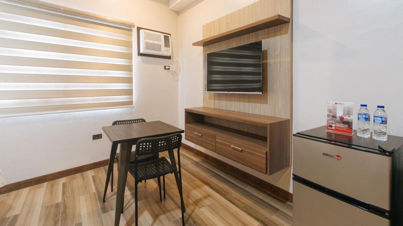 Reddoorz Plus @ Bez Tower And Residences San Juan San Juan  エクステリア 写真