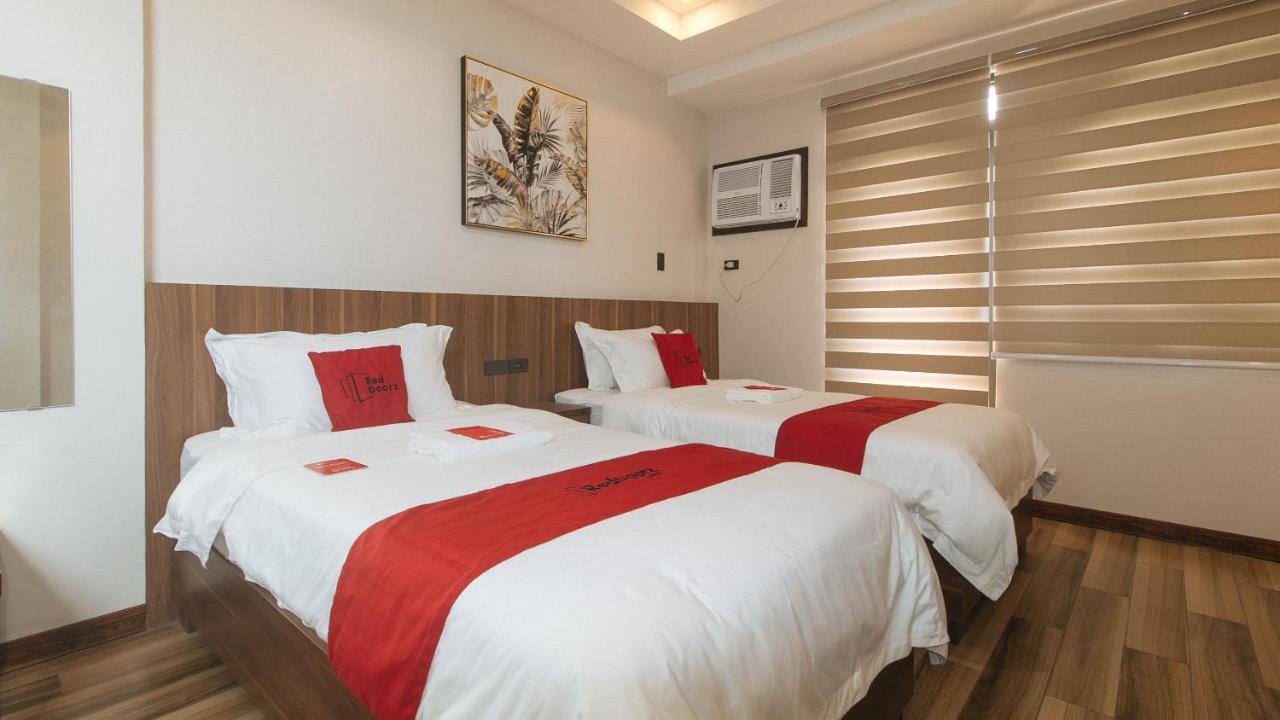 Reddoorz Plus @ Bez Tower And Residences San Juan San Juan  エクステリア 写真