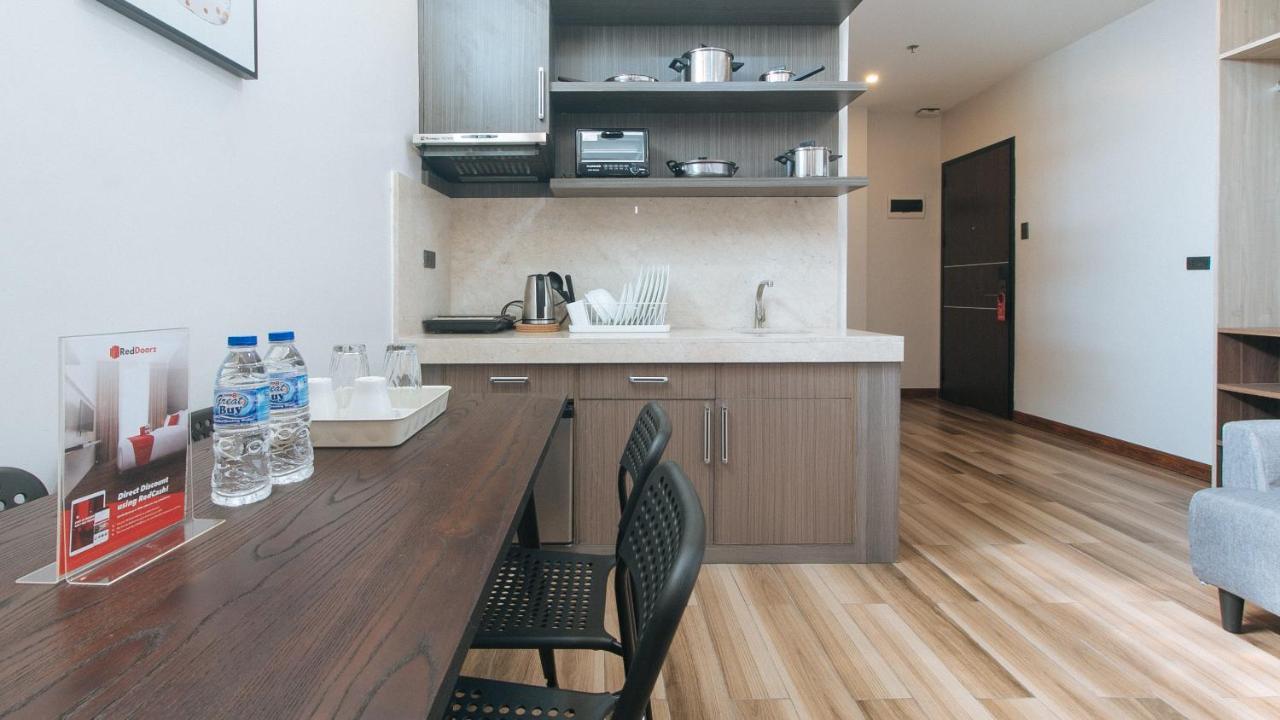 Reddoorz Plus @ Bez Tower And Residences San Juan San Juan  エクステリア 写真