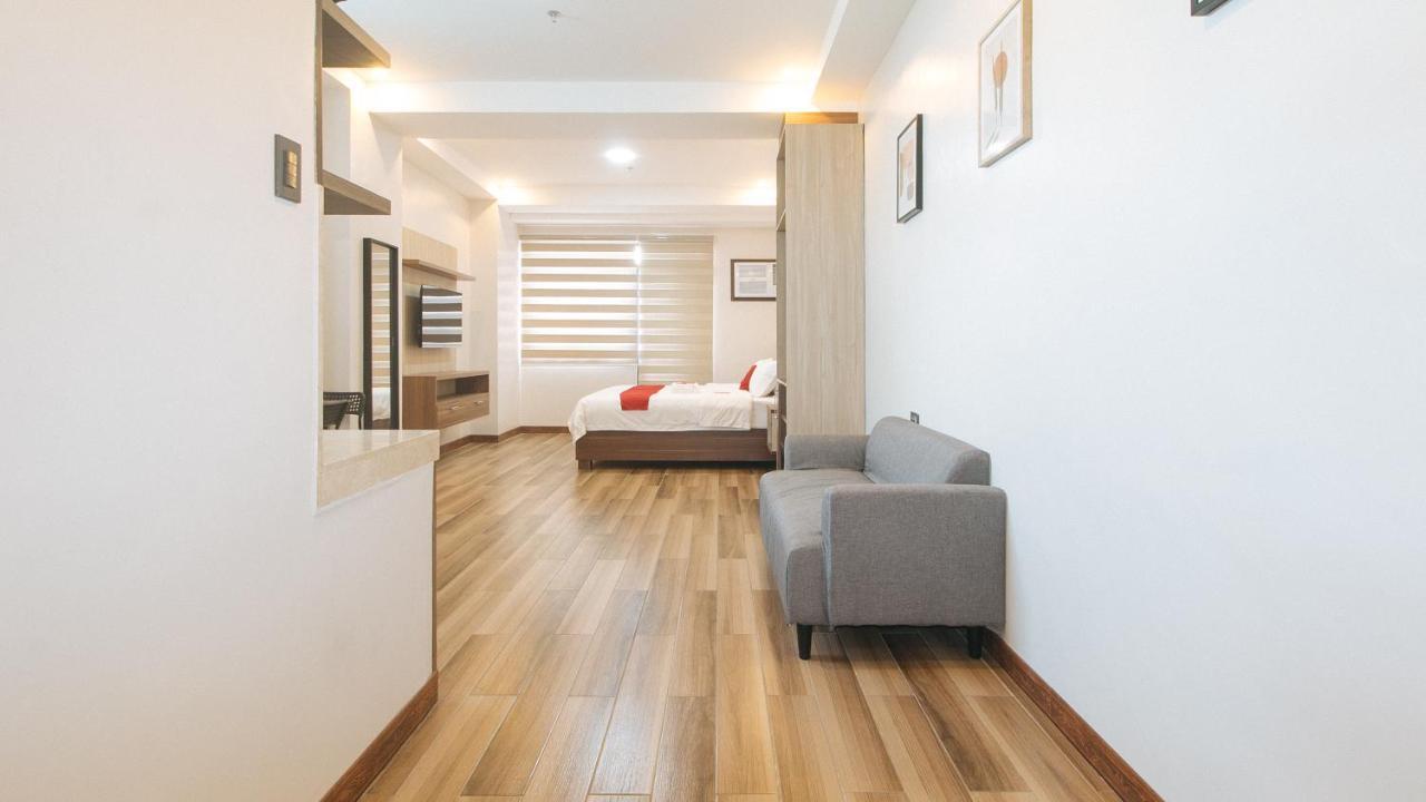 Reddoorz Plus @ Bez Tower And Residences San Juan San Juan  エクステリア 写真