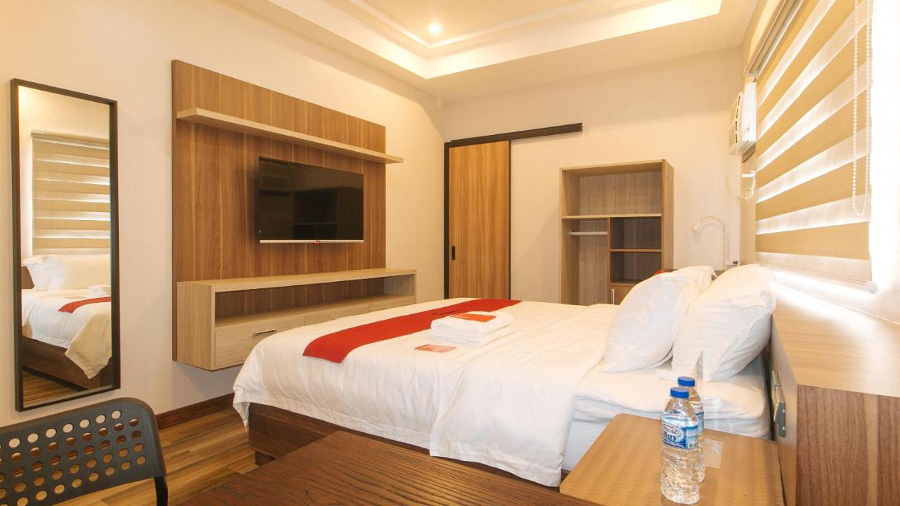 Reddoorz Plus @ Bez Tower And Residences San Juan San Juan  エクステリア 写真