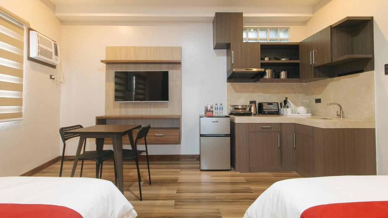 Reddoorz Plus @ Bez Tower And Residences San Juan San Juan  エクステリア 写真