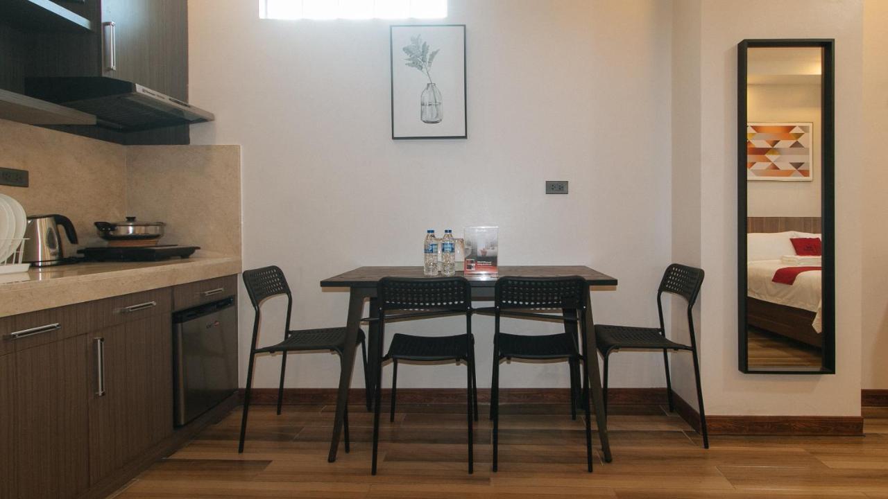 Reddoorz Plus @ Bez Tower And Residences San Juan San Juan  エクステリア 写真