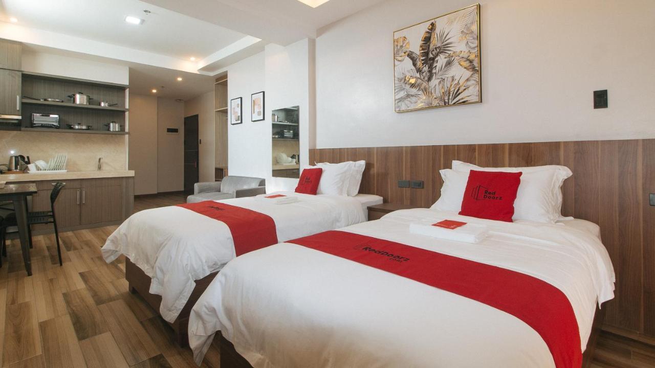 Reddoorz Plus @ Bez Tower And Residences San Juan San Juan  エクステリア 写真
